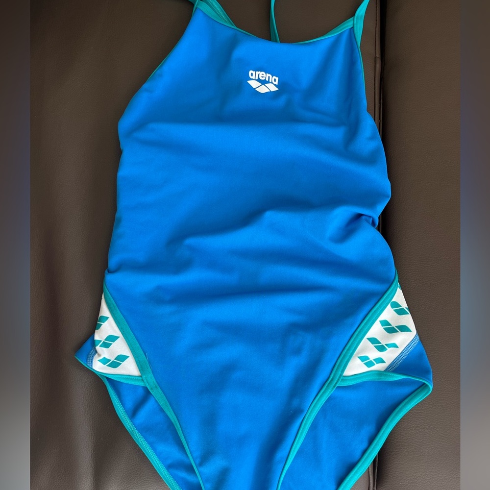 Arena One Piece Training Swimsuit Size 28